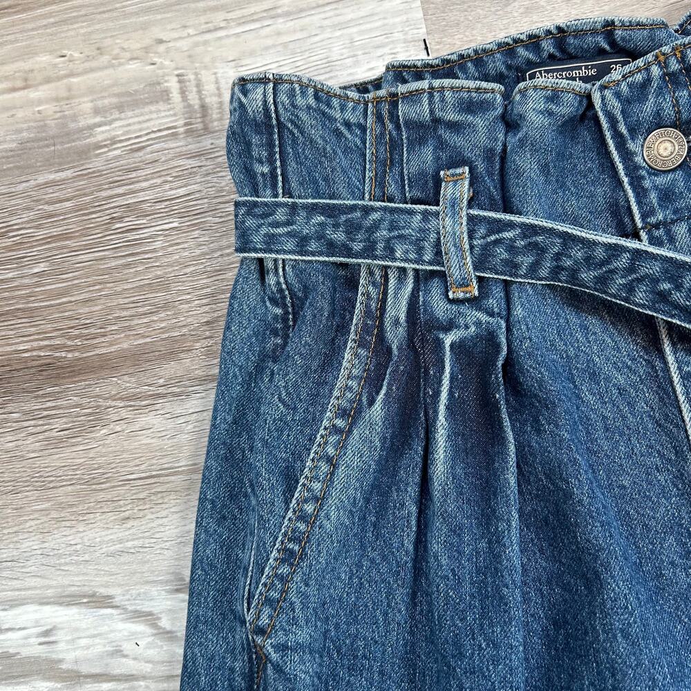 Abercrombie A&F Mom Jeans Dark Wash High Rise Belted Frayed Hem 26 2R - Picture 2 of 9